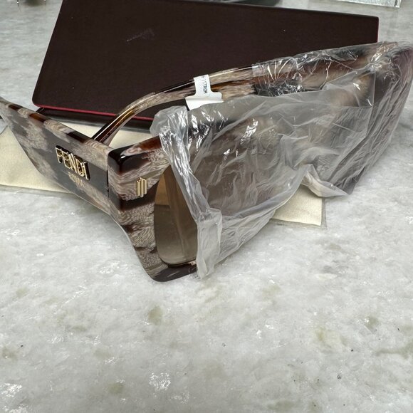 *NEW* NEVER WORN* Fendi PYTHON / BROWN GRADIENT Sunglasses Item #6634382 main image 7